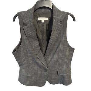 New York & Co. 14 gray plaid & tailored vest 1 button closure deep V-neck